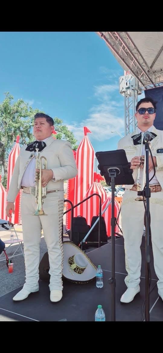 Mariachi Serenova